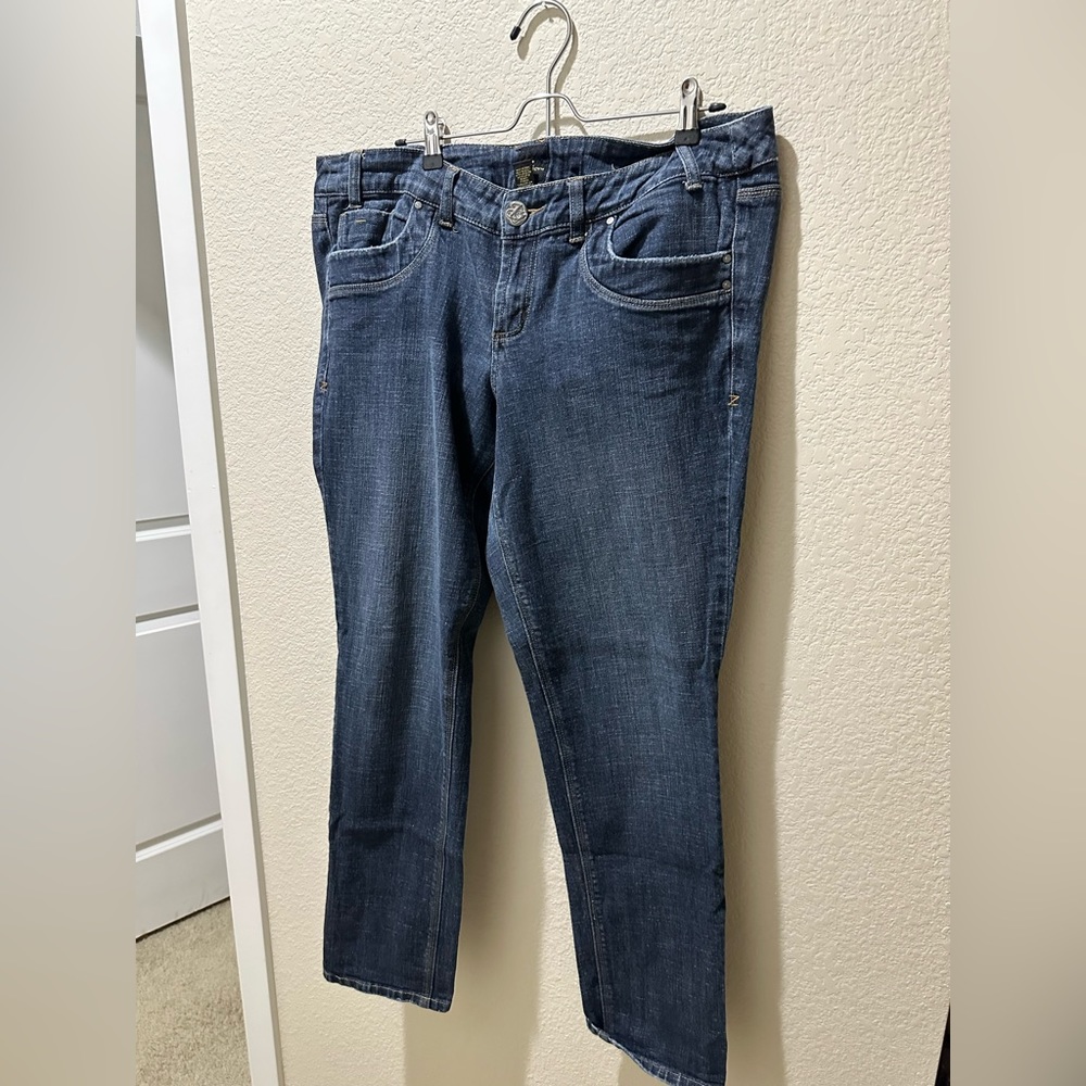 Women’s plus jeans